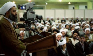 10-سخنرانی-آیت-الله-فرحانی-در-دیداراساتید،-فضلا،-پژوهشگران-و-مبلغان-حوزه-های-علمیه-قم،-مشهد-و-اصفهان-با-مقام-معظم-رهبری