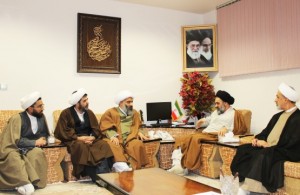 2-سفر-به-سنندج-و-بررسی-و-پیگیری-وضعیت-حوزه-های-علمیه-استان-کردستان-دیدار-با-آیت-الله-حسینی-شاهرودی-نماینده-ولی-فقیه-در-کردستان.1 (1)